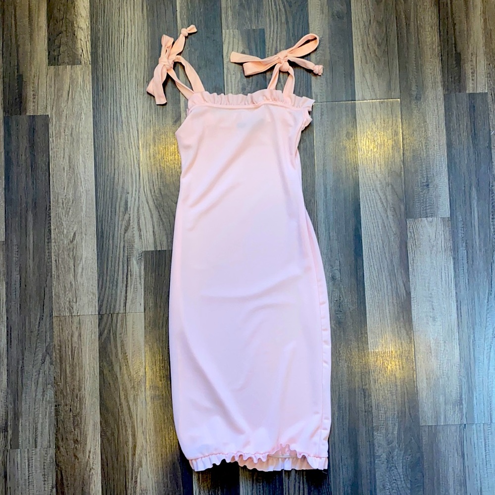 *NEVER WORN* baby pink, stretchy Boohoo dress